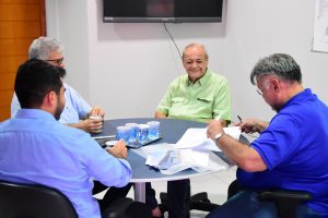 Prefeito Silvio Mendes visita o Centro de Controle Operacional de Teresina (Foto: Jailson Soares/SEMCOM)