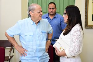 Prefeito Silvio Mendes em reunião com a coordenadora do Pacto pelas Crianças do Piauí, Isabel Fonteles e a conselheira do TCE, Rejane Dias (Foto: Jailson Soares/SEMCOM)