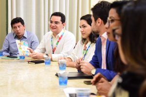 Prefeito Silvio Mendes em reunião com a coordenadora do Pacto pelas Crianças do Piauí, Isabel Fonteles e a conselheira do TCE, Rejane Dias (Foto: Jailson Soares/SEMCOM)