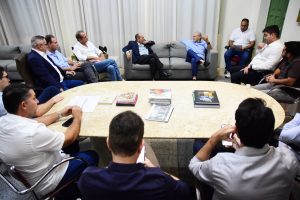 Prefeito anuncia destinação de R$ 45 milhões para pavimentação asfáltica (Foto: Jailson Soares/SEMCOM)