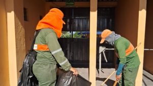SDU Centro inicia realiza limpeza do Estádio Lindolfo Monteiro (Foto: Ascom SDU Centro)