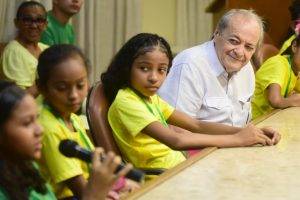 Visita dos alunos da Escola Municipal Laurindo de Castro à prefeitura de Teresina (Foto: Jailson Soares/SEMCOM)