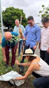 SEMAM participa de ação de plantio no TCE-PI e reforça compromisso com a arborização urbana (Foto: ASCOM/SEMAM)