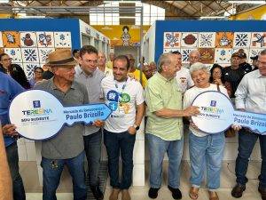 Entrega de chaves aos permissionários do Mercado do Renascença II (Foto: ASCOM/SDU Sudeste)