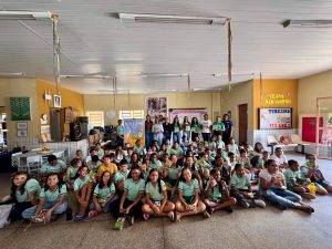 Biblioteca Fontes Ibiapina recebe alunos para atividade literária em homenagem ao Dia do Bibliotecário (Foto: ASCOM/FMC)