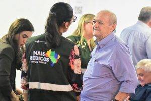 Assinatura de ordens de serviço do Novo PAC Saúde (Foto: Jailson Soares/Semcom)