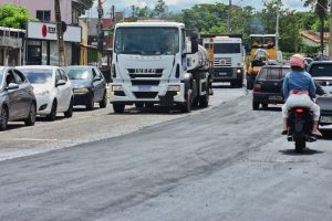 Obra de recapeamento na Avenida Centenário (Foto: Jailson Soares/SEMCOM)